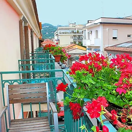 فندق Pisacane 4*