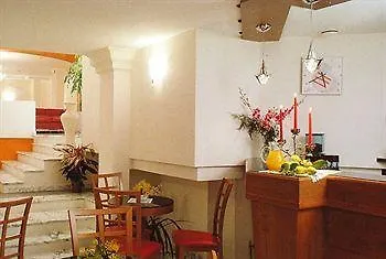 皮萨卡尼酒店 4*