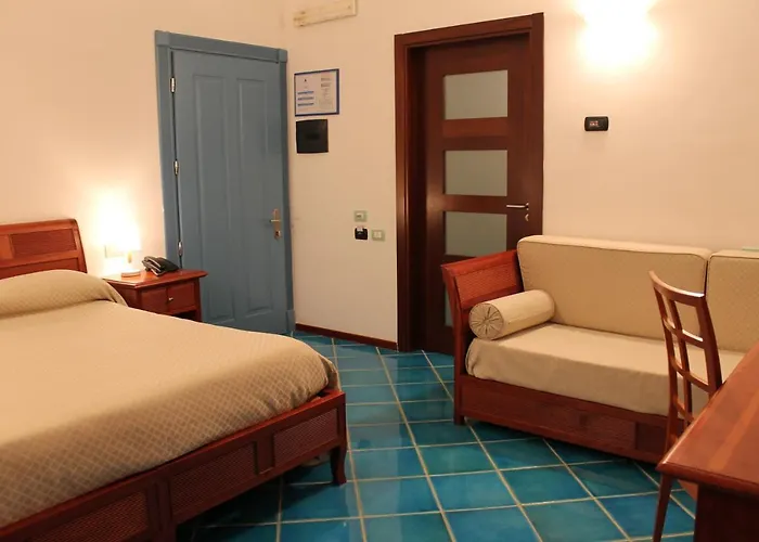 皮萨卡尼酒店 4* 萨普里