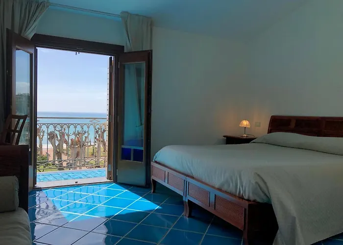 皮萨卡尼酒店 4*